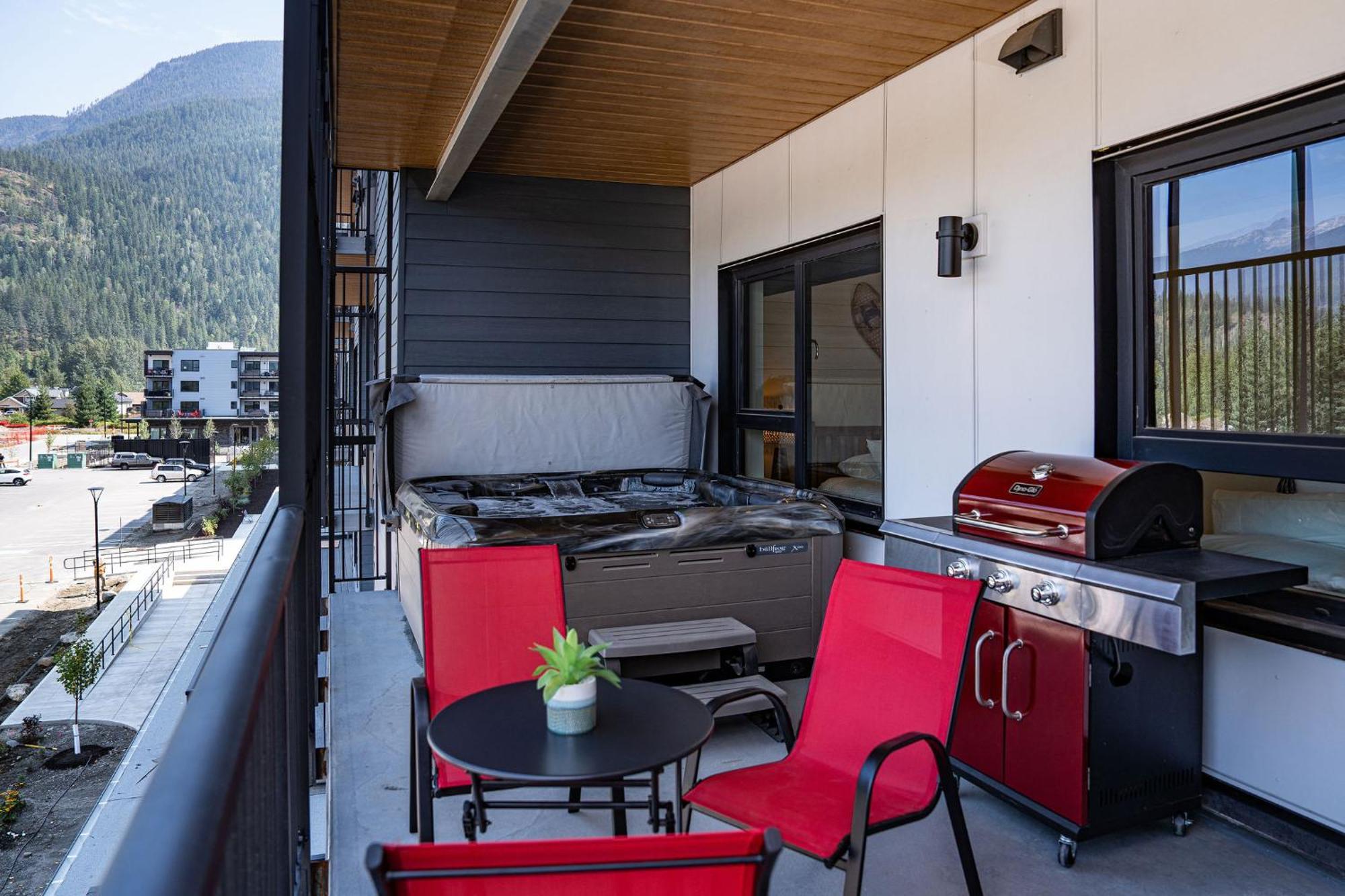 Апартаменты Alpine Haven By Revelstoke Vacations Экстерьер фото